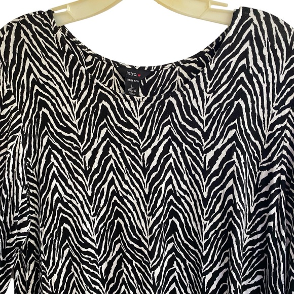 intro. Black & White Zebra Stripe Stretchy Soft Long Sleeve Size LARGE - Picture 2 of 8